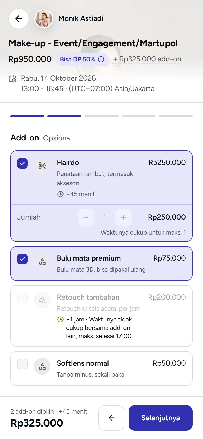 Tangkapan layar: langkah Add-on di halaman booking dengan dua add-on dipilih dan satu terkunci karena waktunya tidak cukup, tampilan ponsel