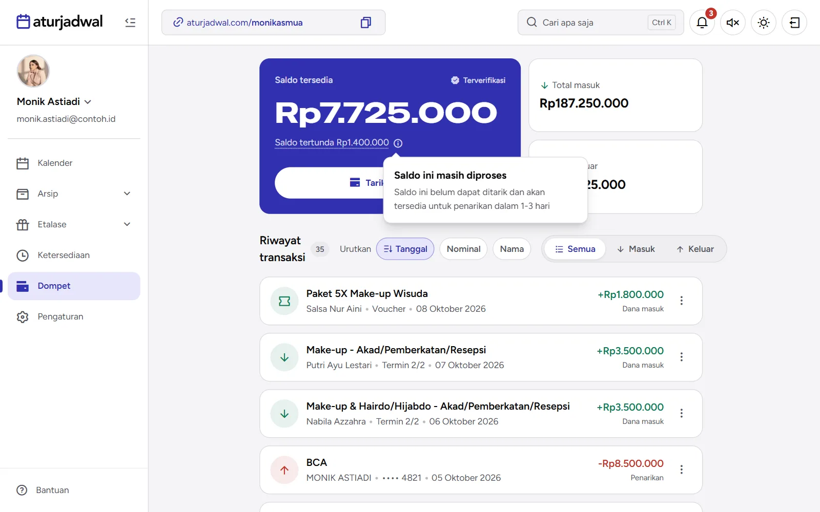 Tangkapan layar: halaman Dompet dengan Saldo tersedia, penjelasan Saldo tertunda, Total masuk, dan Total keluar, tampilan desktop