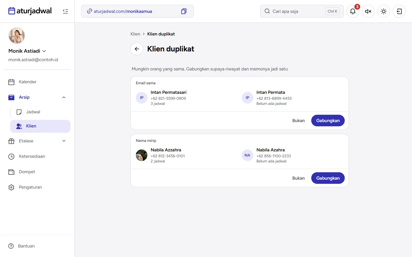 Tangkapan layar: halaman Klien duplikat dengan dua pasangan klien, tampilan desktop