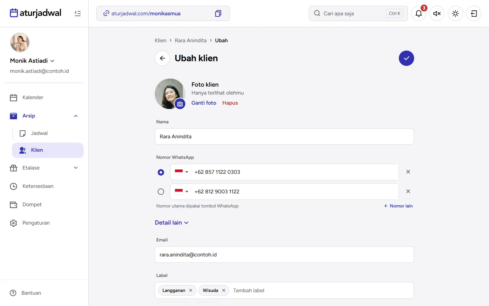 Tangkapan layar: formulir Ubah klien dengan foto, dua nomor WhatsApp, dan Detail lain terbuka, tampilan desktop