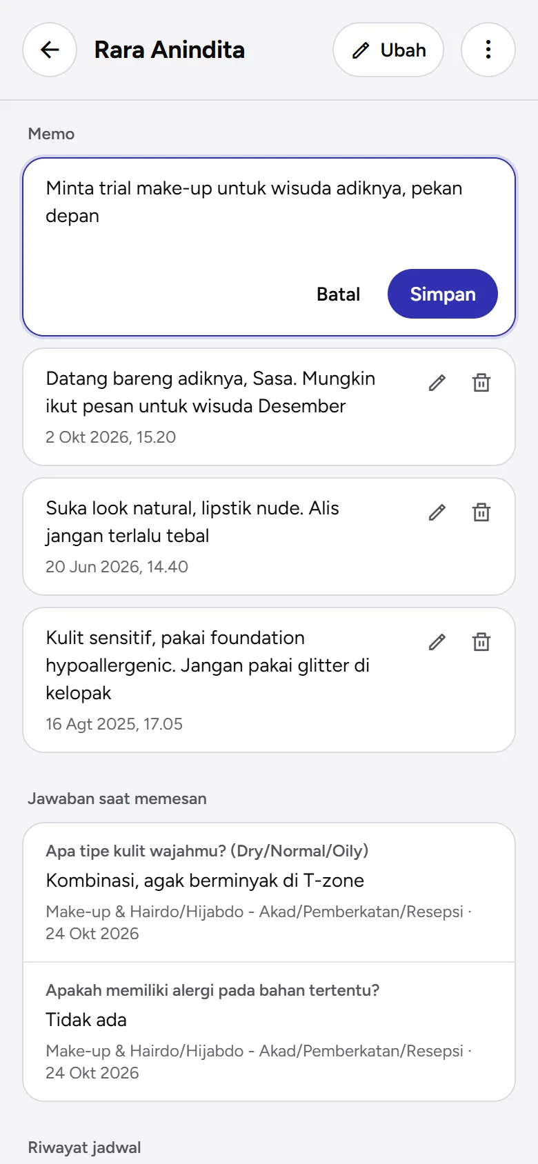 Tangkapan layar: profil klien dengan label dan kotak Tulis memo yang sedang diisi, tampilan ponsel
