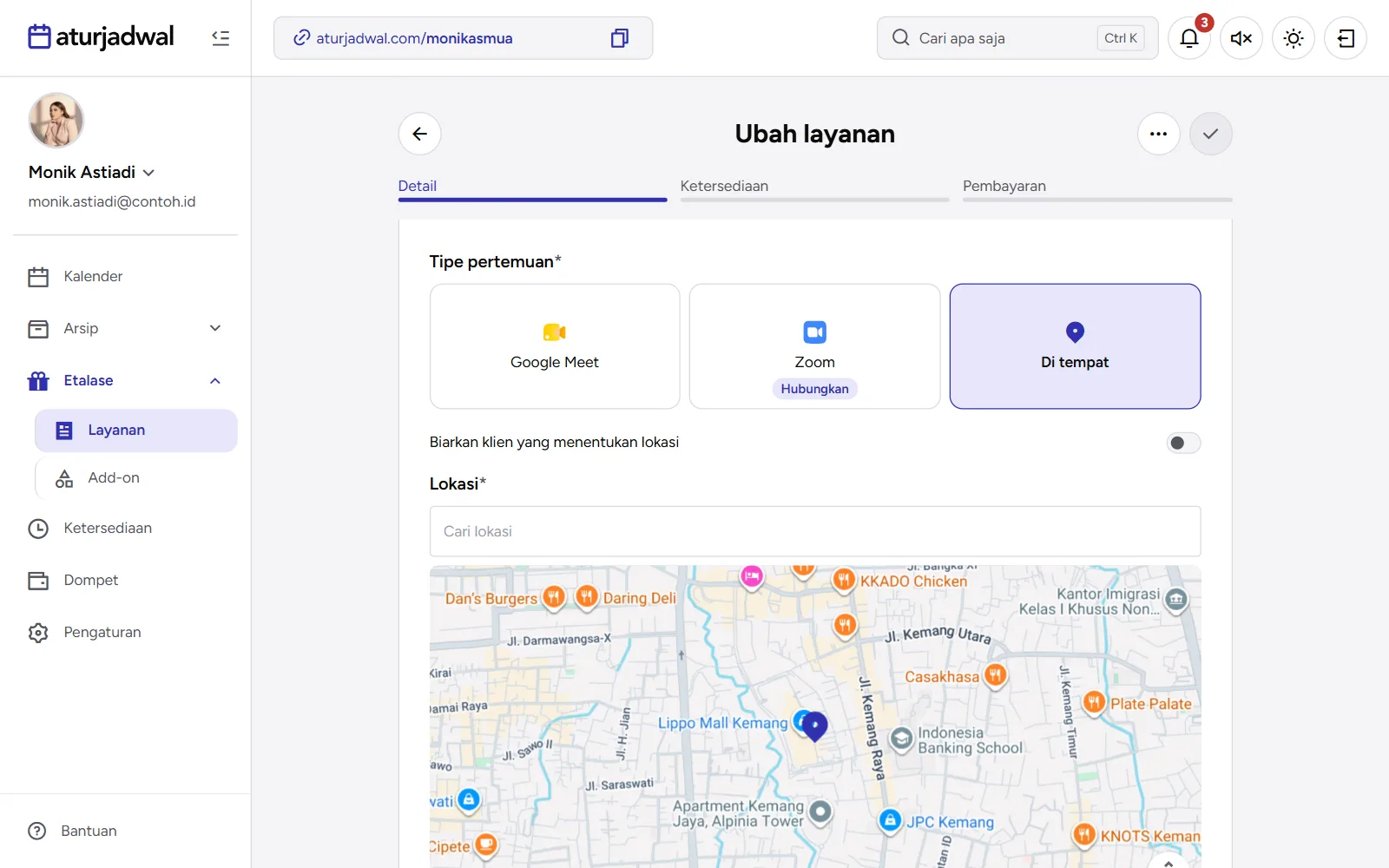 Tangkapan layar: pilihan Tipe pertemuan dengan Di tempat terpilih dan lokasinya di peta, tampilan desktop
